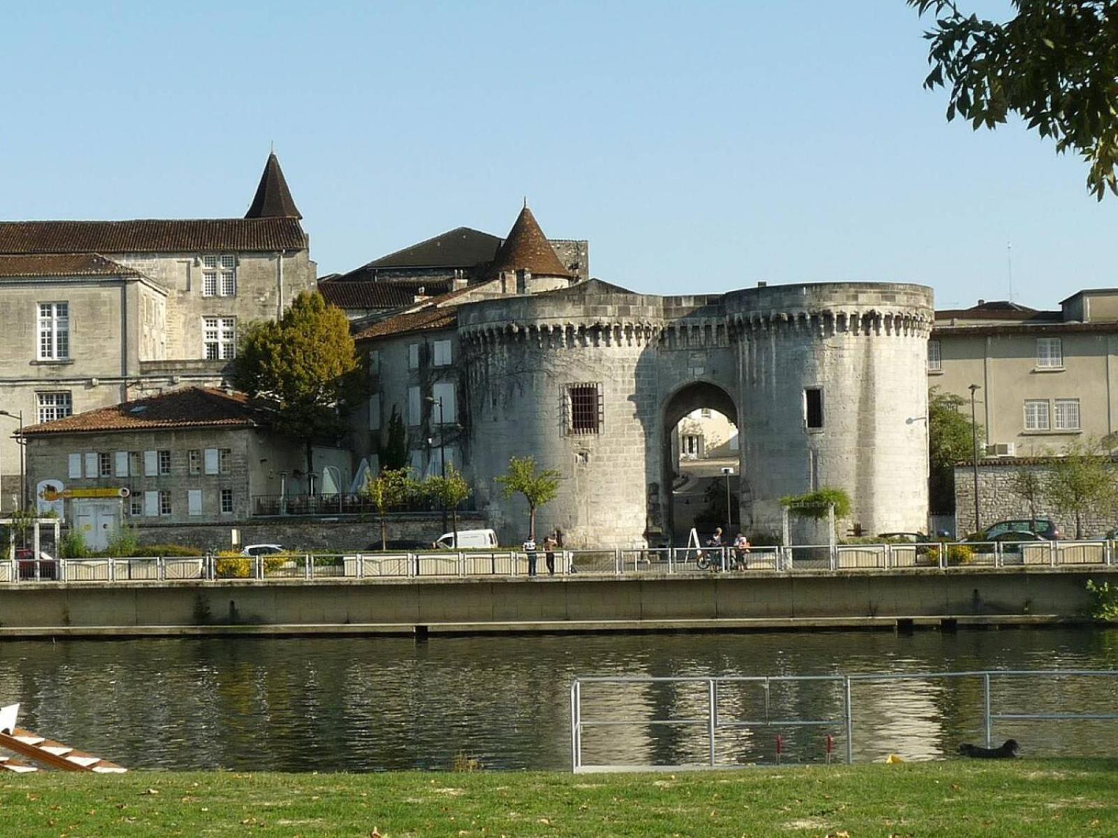 Maison Meire Studios 干邑 外观 照片