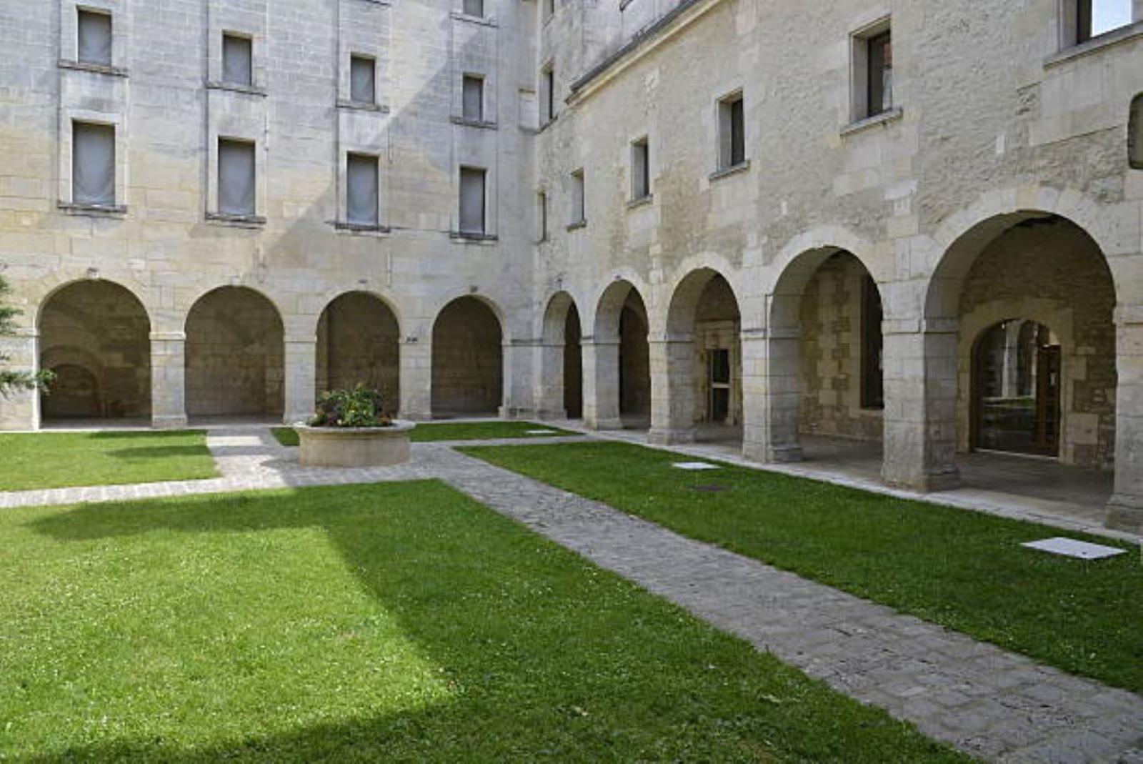 Maison Meire Studios 干邑 外观 照片