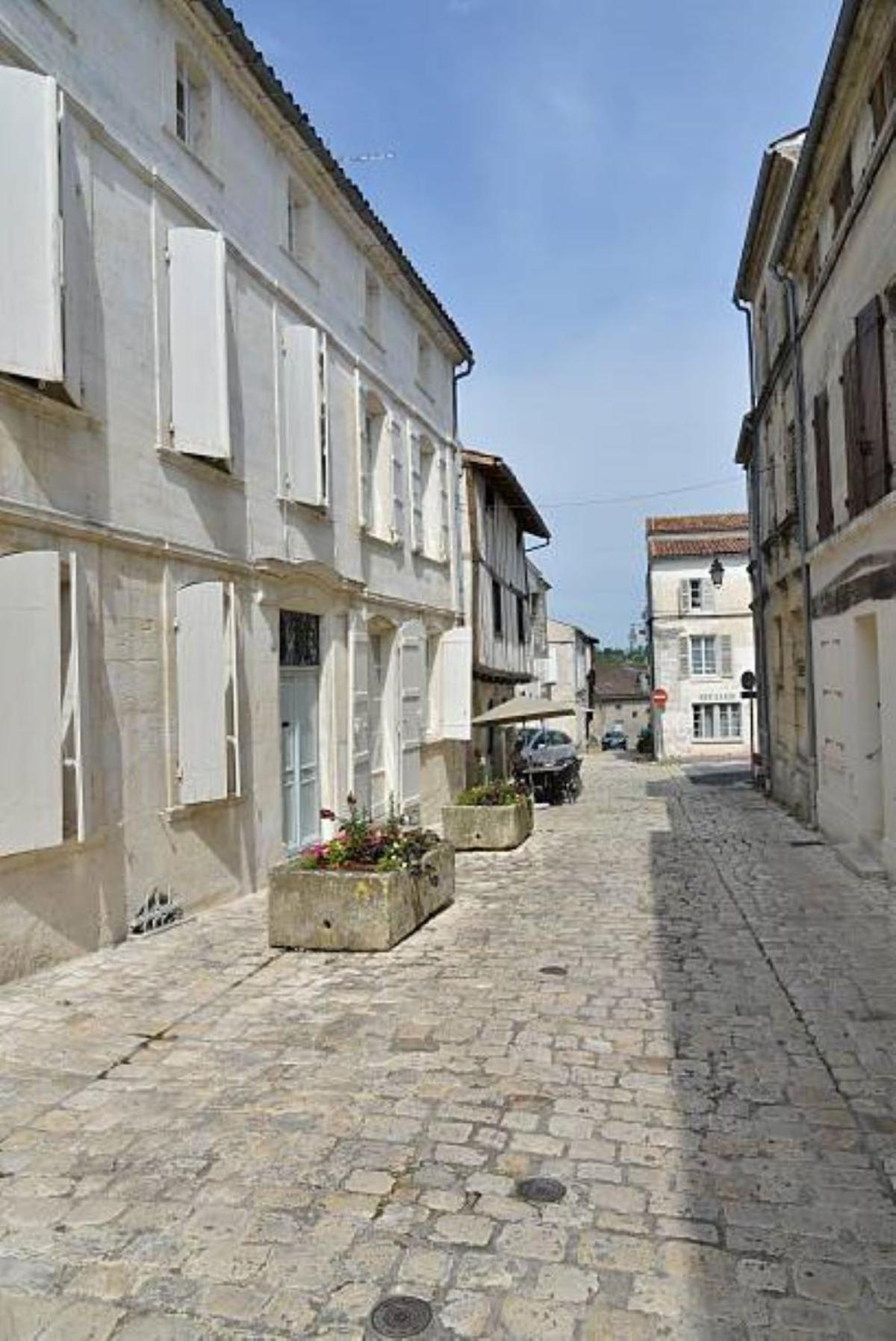 Maison Meire Studios 干邑 外观 照片